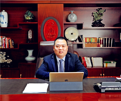 新時代，我們堅(jiān)定前行