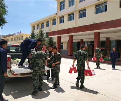 一家親│興海銅鑫慰問部隊(duì)官兵，共話軍企團(tuán)結(jié)魚水情